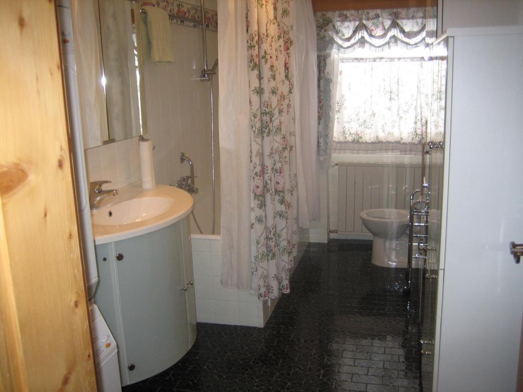 Haus Waldrand Apartment Oberndorf in Tirol Phòng bức ảnh